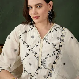 Sangria Embroidered Kurta & Trouser With Dupatta-picture-14