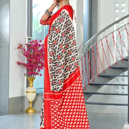 DIVASTRI Geometric Block Print Saree image 4