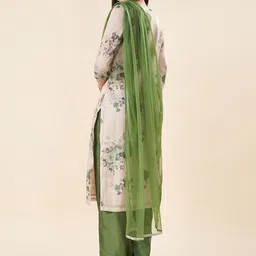 RANGMANCH BY PANTALOONS Floral Printed Thread Work Kurta with Trouser & Dupatta image 5