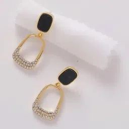 ONUYX Square Drop Earrings-10
