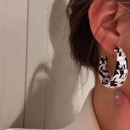 Arzonai Contemporary Half Hoop Earrings-image-87