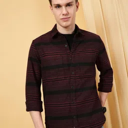VALEN CLUB Men Horizontal Stripes Opaque Striped Casual Shirt-picture-2