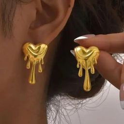 Aurelva Heart Shaped Studs Earrings-37