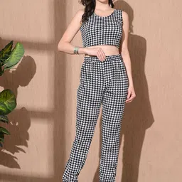 TJ FASHION Printed Round Neck Cropped Top With Jogger Co-Ords-picture-18