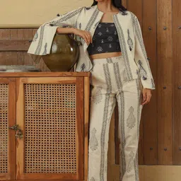 Muvazo Embroidered Top & Printed Trouser With Jacket Co-Ords-picture-6