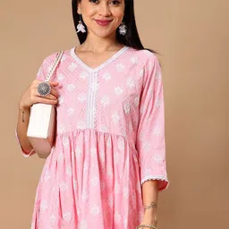 V-Mart Floral Printed V Neck A-Line Kurta-image-27