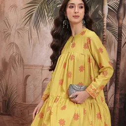 Sangria Printed Tiered Kurta with Trousers-picture-24