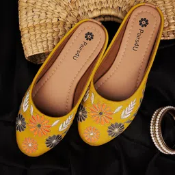 Pairs4U Women Round Toe Embroidered Mojaris-image-13