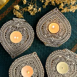 Peepul Tree Brown & White 4 Pieces Textured Wooden Leaf Candle Holders-12