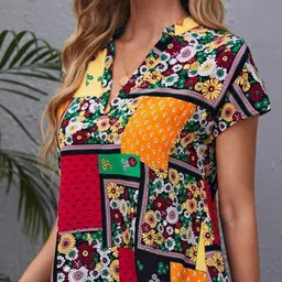 Stylecast X Slyck 
Geometric Printed Mandarin Collar Top image 3