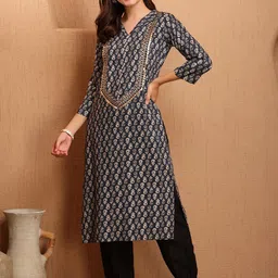Sangria Floral Printed V-Neck Sequinned Straight Kurta-picture-18