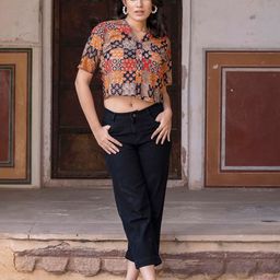 BAESD Women Printed Lapel Collar Cotton Shirt Style Crop Top-picture-3