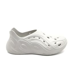 Svaar Men Self Design Clogs image 5