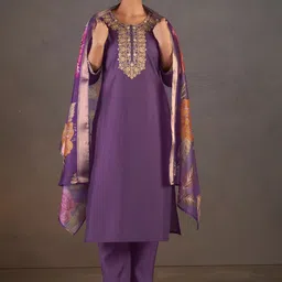 DRESOUL Women Floral Embroidered Regular Sequinned Kurta with Churidar & With Dupatta-15