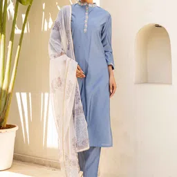 HERE&NOW Women Embroidered Regular Thread Work Pure Silk Kurta with Trousers & With Dupatta-picture-14