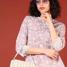 V-Mart Floral Printed V-Neck Pure Cotton Kurti-image-67