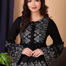 NeeraFashion Print Top-picture-47