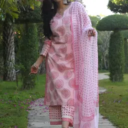 7Threads Floral Printed Notched Round Neck Kurta with Trousers & Dupatta image 2