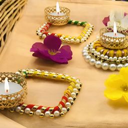GADINFASHION Gold-Toned & Red 5 Pieces Candle Holders-image-15