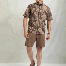 HIGHLANDER Men Cutaway Collar Floral Printed Cotton Oversized Casual Shirt-image-19