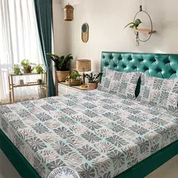 KLOTTHE Multicoloured Geometric 300 TC King Bedsheet with 2 Pillow Covers-12