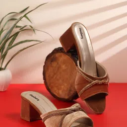 DressBerry Velvet Party Block Sandals-28