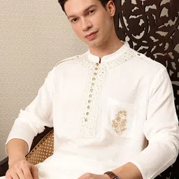House of Pataudi Floral Embroidered Sequinned Jashn Kurta-picture-10