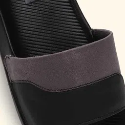 yoho Men Printed Sliders image 4