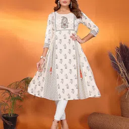 Rangita Floral Printed Round Neck Anarkali Kurta-image-14