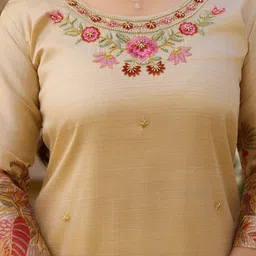Gilori Women Ethnic MotifsRegular Thread Work Kurta with Trousers & With Dupatta image 5