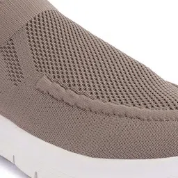 JQR Men Mesh Running Non-Marking Shoes image 3