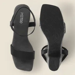 Metro Self Design Heels With Backstrap image 3