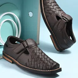 Restroad Men Velcro Regular Shoe-Style Sandals-image-64