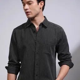 HIGHLANDER Men Slim Fit Spread Collar Vertical Striped Cotton Casual Shirt-picture-4