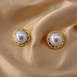 FIMBUL Gold-Plated Pearls Beaded Circular Shaped Studs-16