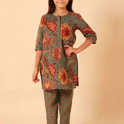 Sangria Girls Pure Cotton Ethnic Motifs Printed Kurta With Trousers-picture-7