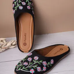 Pairs4U Women Embellished Ethnic Mojaris with Embroidered Flats-40