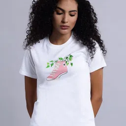 Converse Women Printed V-Neck Extended Sleeves Applique T-shirt-image-46