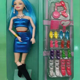 A Classic doll complete with all its accessories-19
