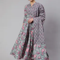 GLAM ROOTS Women Floral Printed Empire Gotta Patti Pure Cotton Kurta with Trousers & With Dupatta-picture-13