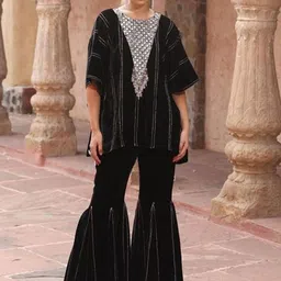 AJIESH OBEROI Embroidered Round Neck Long Sleeves Top With Trousers Co-Ords-picture-31