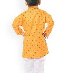Cae Boys Floral Printed Regular Kurta with Pyjamas image 2