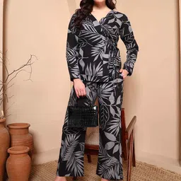 Harts And Darts Floral Printed V-Neck Tunic With Trousers-picture-7