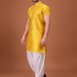 SHIWAM ETHNIX Men Geometric Printed Kurta with Salwar image 2