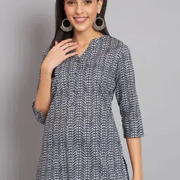 SHAHVEER CREATION Mandarin Collar Printed Tunic-image-1