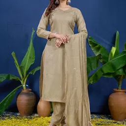 ARADHNA Women Embroidered Regular Sequinned Kurta with Trousers & With Dupatta-12