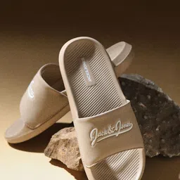Jack & Jones Solid Men Printed Sliders-image-62