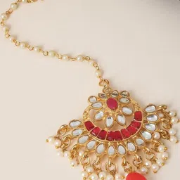 flying beads Women Red Gold-Plated Kundan Studded Maang Tikka Head Jewellery-image-10