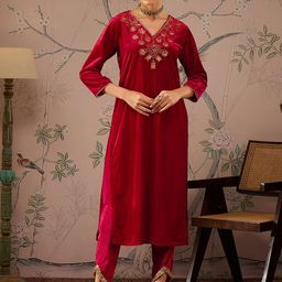 Shae by SASSAFRAS Floral Embroidered V-Neck Three-Quarter Sleeves Regular Velvet Kurta-picture-17
