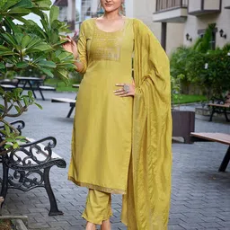 ODETTE Women Floral Yoke Design Zari Straight Kurta with Trousers & Dupatta-picture-36